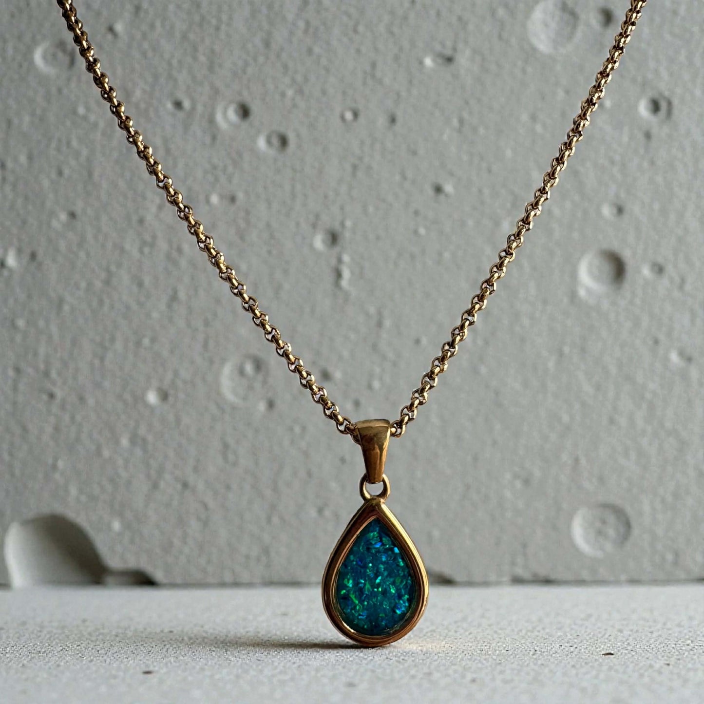 Sweet Memories Teardrop Pendant 18ct Gold PVD