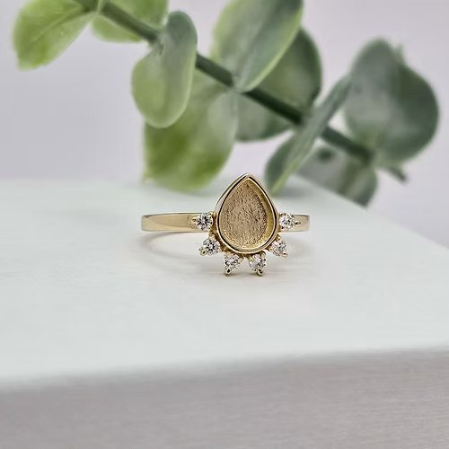 9ct Gold Raindrop Ring