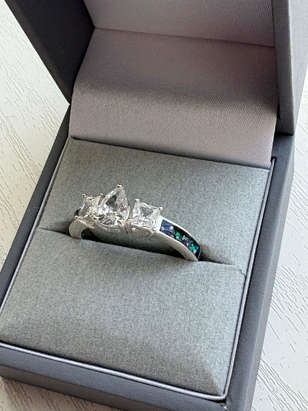 Princess Cassandra Ring, suitable for 2 sets of ashes.