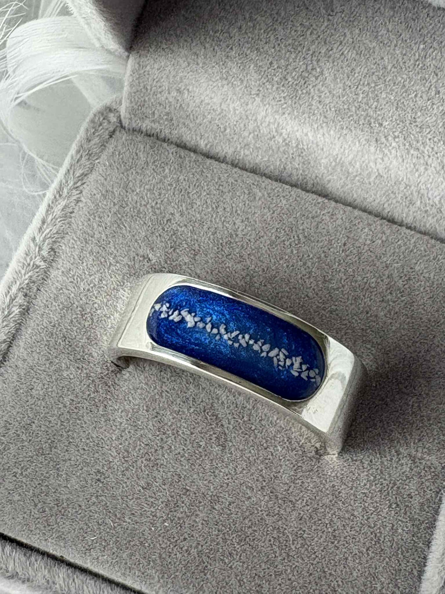 Mens 8mm Channel Ring
