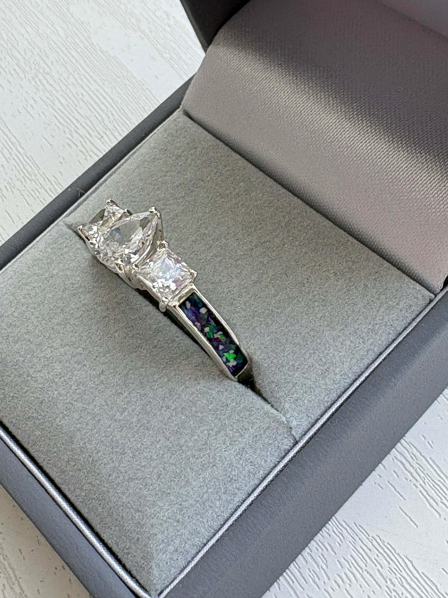 Princess Cassandra Ring, suitable for 2 sets of ashes.
