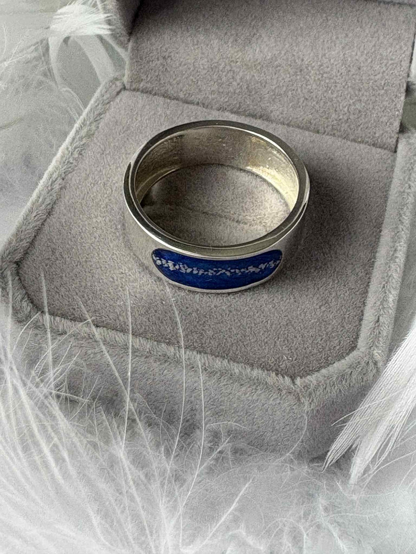 Mens 8mm Channel Ring