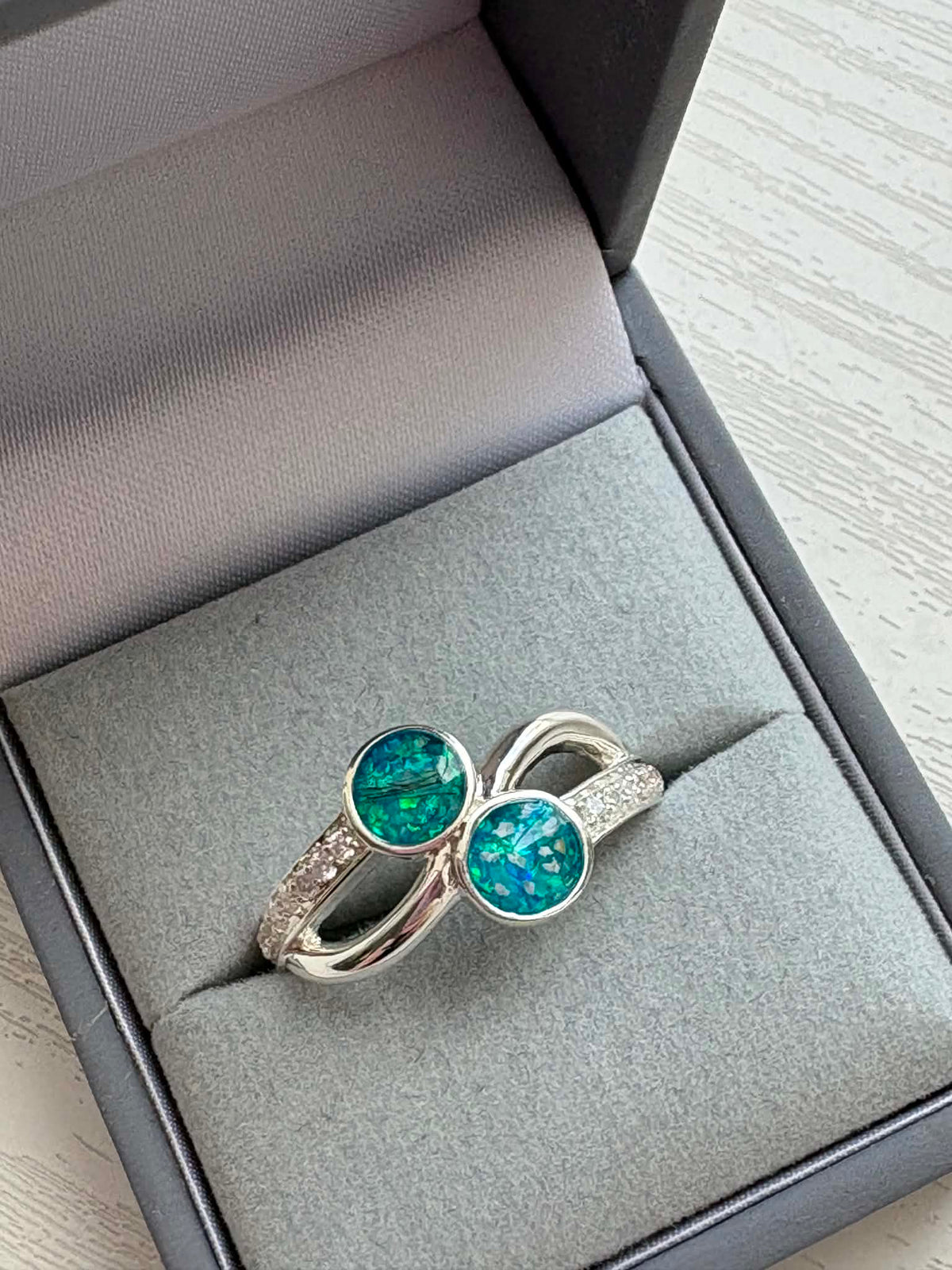 Together Forever Ring, suitable for 2 sets of ashes.