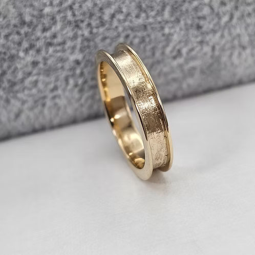 9ct Gold 4mm Channel Ring