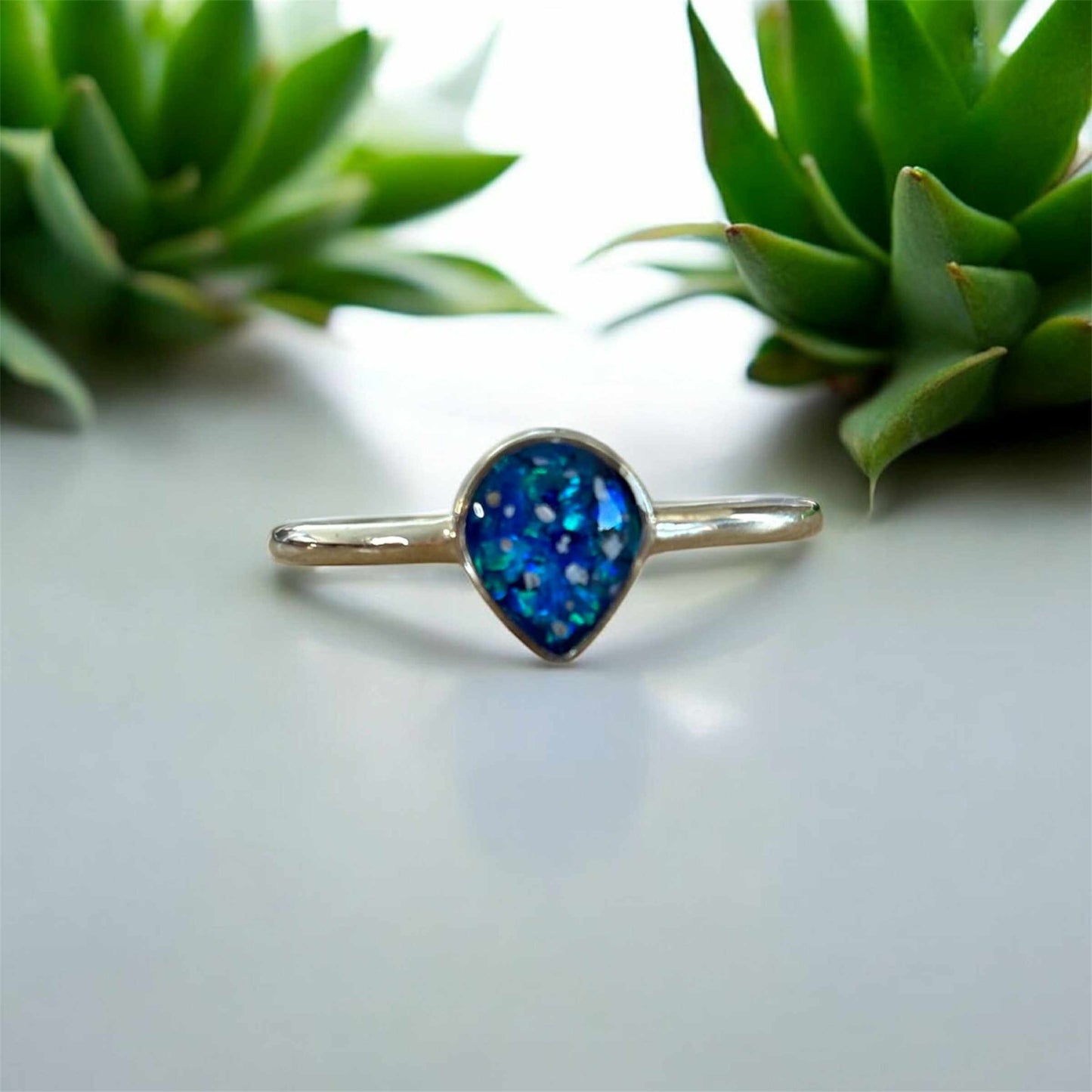 Silent Teardrop Ring