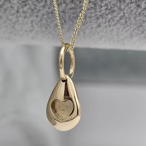 9ct Gold Pebble Heart Necklace