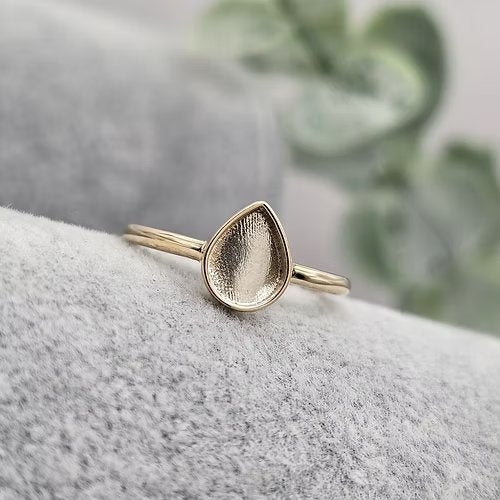 9ct Gold Silent Teardrop Ring