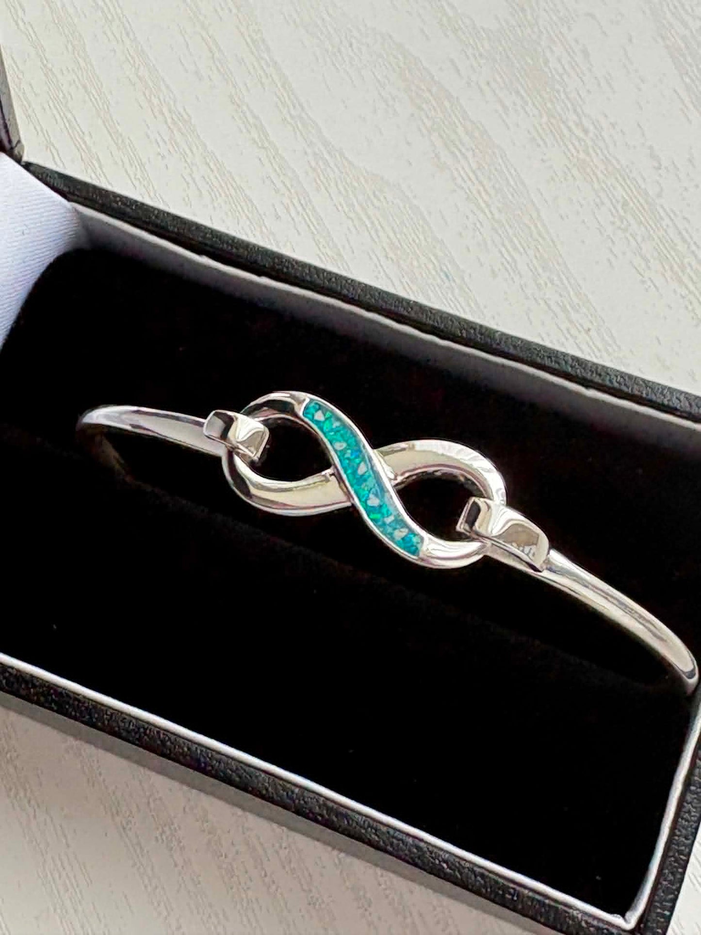 Solid Silver Beside Me Always Infinity Bangle
