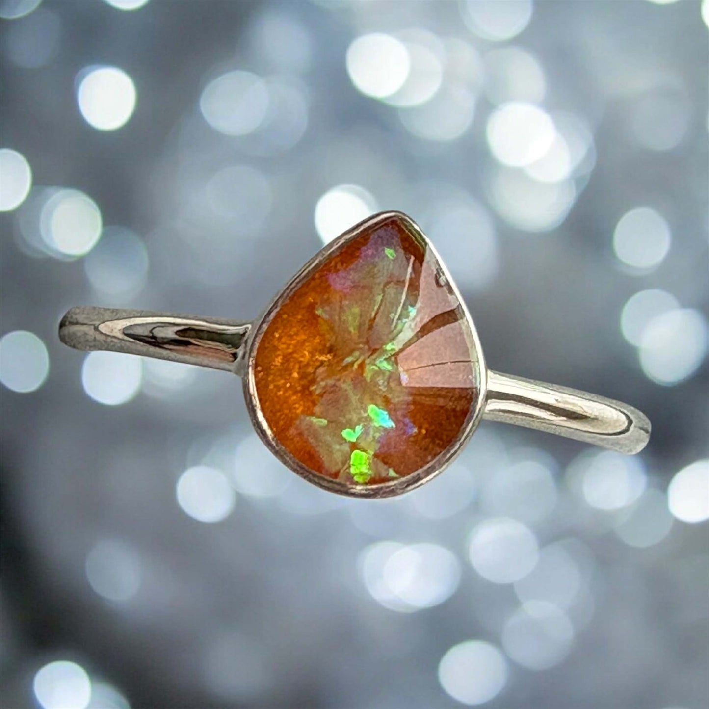 Silent Teardrop Ring